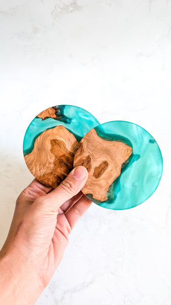 Round Wood and Resin Coasters in Green 2p