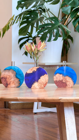 Round vase from Burl and Resin