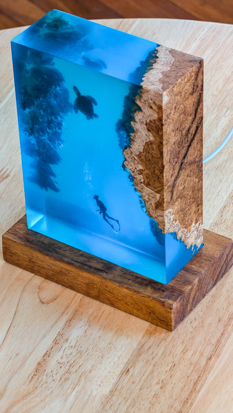 Underwater Lamp with diver and turtle