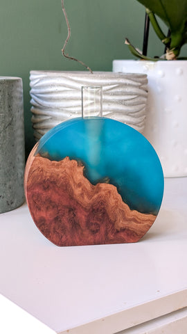 Round Vase from Burl and Resin