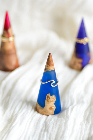 Wood and Resin Ring Cone - Dark blue