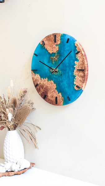 40cm Wood and resin wall clock